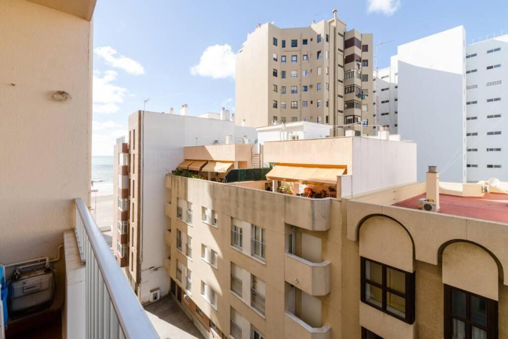 Apartamento Las Brisas Apartment Cadiz Exterior photo